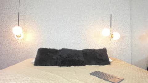 Snapshot of leigh_angels chatting on November 2025 09:57:02 PM LEIGH ANGELS online show from November 2025 09:57:02 PM