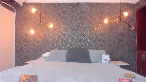 Snapshot of leigh_angels chatting on November 2025 10:04:01 PM LEIGH ANGELS online show from November 2025 10:04:01 PM