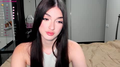 Snapshot of leila_4ever chatting on December 2024 04:44:02 PM Leila online show from December 2024 04:44:02 PM