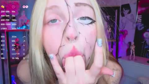 Leila online show from October 2025 04:09:02 PM