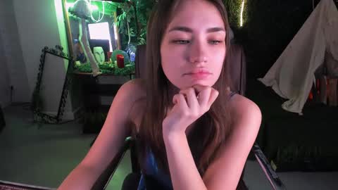 Leila Rai online show from February 2025 09:47:02 AM