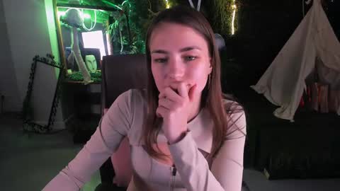 Snapshot of leilarai chatting on February 2025 01:43:01 PM Leila Rai online show from February 2025 01:43:01 PM