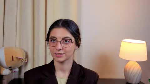 Alexandria online show from November 2025 06:30:01 PM