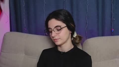 Alexandria online show from November 2025 07:30:02 PM