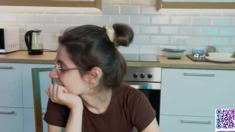 Alexandria online show from November 2025 10:01:02 PM