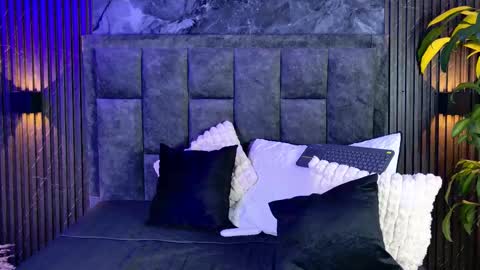 lenna_s online show from October 2025 09:48:01 PM