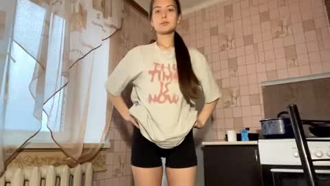 Hellomy name is Natalyits my first day here nice to meet you Give me 50 thumbs ups online show from April 2026 03:20:01 AM