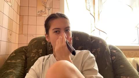 Hellomy name is Natalyits my first day here nice to meet you Give me 50 thumbs ups online show from April 2026 08:28:02 AM
