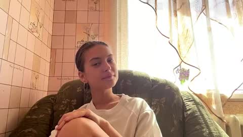Hellomy name is Natalyits my first day here nice to meet you Give me 50 thumbs ups online show from May 2026 06:53:01 AM