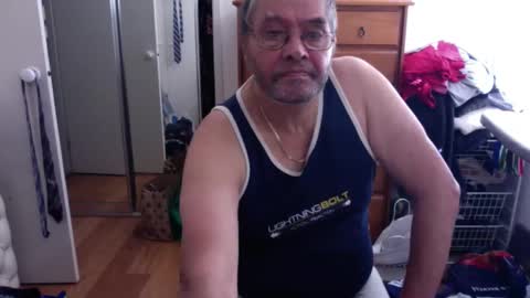 Snapshot of lennyfife chatting on December 2024 10:10:01 PM Pussylicker online show from December 2024 10:10:01 PM