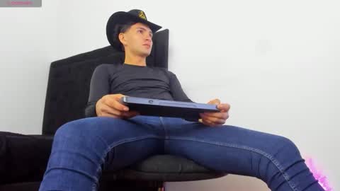 Snapshot of leo183877 chatting on March 2026 02:57:02 AM leo183877 online show from March 2026 02:57:02 AM