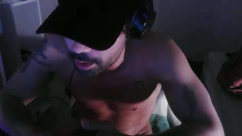 Snapshot of leo1991lol chatting on January 2025 07:10:02 PM leo1991lol online show from January 2025 07:10:02 PM