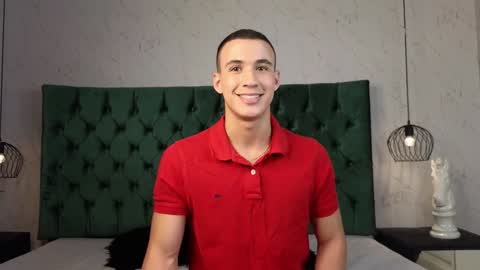 Snapshot of leo_delvey chatting on December 2024 01:58:02 AM leo online show from December 2024 01:58:02 AM