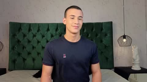 Snapshot of leo_delvey chatting on January 2025 03:37:01 AM leo online show from January 2025 03:37:01 AM