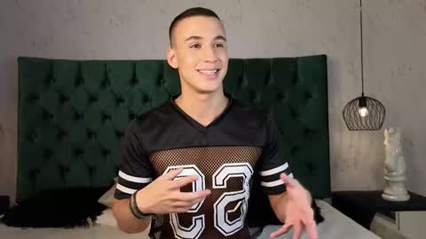 Snapshot of leo_delvey chatting on March 2025 12:54:02 AM leo online show from March 2025 12:54:02 AM