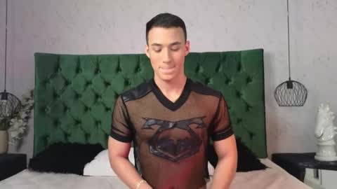 Snapshot of leo_delvey chatting on October 2025 11:08:02 AM leo online show from October 2025 11:08:02 AM