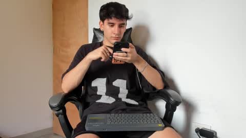 Snapshot of leo_jones389 chatting on September 2025 03:27:02 PM Leo Jones online show from September 2025 03:27:02 PM