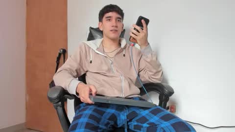 Leo Jones online show from November 2025 04:39:01 PM