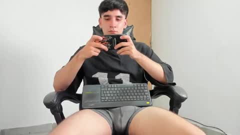 Snapshot of leo_jones389 chatting on May 2026 01:57:02 AM Leo Jones online show from May 2026 01:57:02 AM