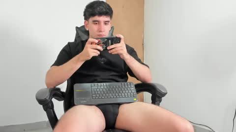 Snapshot of leo_jones389 chatting on June 2026 12:45:02 AM Leo Jones online show from June 2026 12:45:02 AM