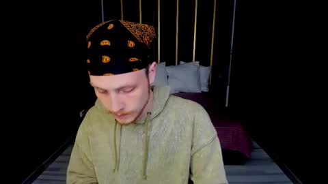 Snapshot of leo_mooree chatting on October 2025 04:02:01 PM Leo online show from October 2025 04:02:01 PM