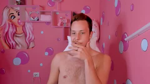 Snapshot of leo_mooree chatting on October 2025 05:46:02 PM Leo online show from October 2025 05:46:02 PM