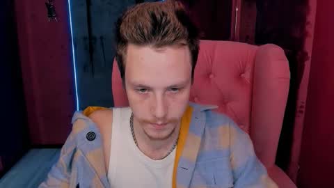 Snapshot of leo_mooree chatting on November 2025 04:08:02 PM Leo online show from November 2025 04:08:02 PM