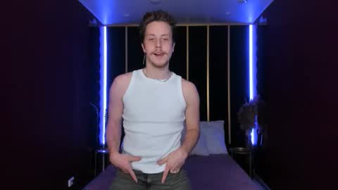 Snapshot of leo_mooree chatting on November 2025 11:40:02 PM Leo online show from November 2025 11:40:02 PM