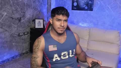 Leo independent model online show from December 2025 11:03:02 PM