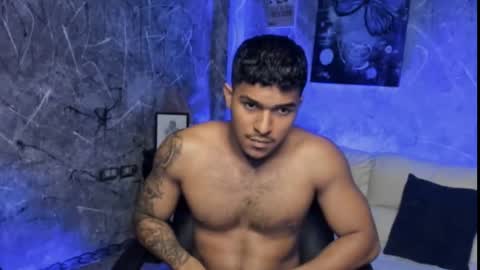 Leo independent model online show from February 2026 07:45:02 PM