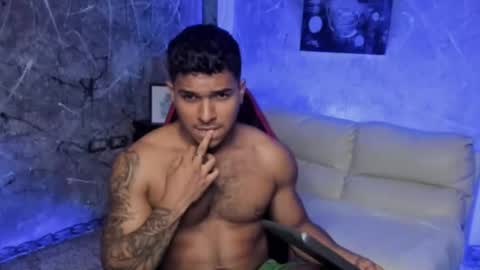 Leo independent model online show from February 2026 09:55:01 PM