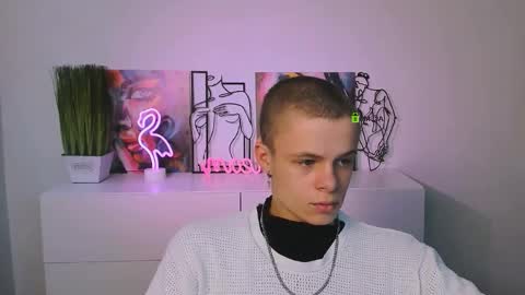 leo_valor online show from December 2025 10:46:02 AM