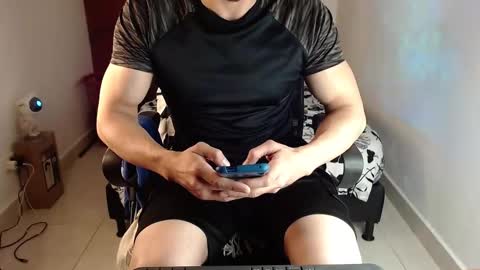 Snapshot of leobardostik chatting on November 2025 07:52:02 PM leo online show from November 2025 07:52:02 PM