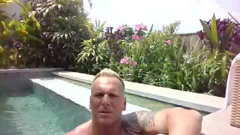 Snapshot of leoboyf4f chatting on October 2025 05:33:02 AM TheBigLeo online show from October 2025 05:33:02 AM