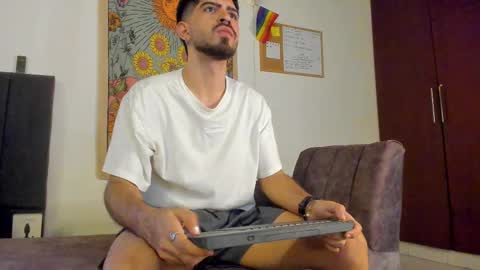 Leo  online show from February 2025 12:44:02 PM