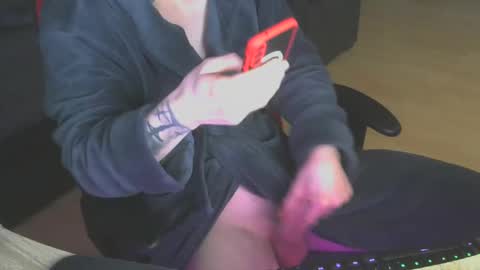 Snapshot of leon_97 chatting on December 2024 11:43:02 PM Lele 97 online show from December 2024 11:43:02 PM