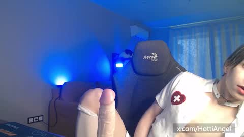 Leon online show from December 2025 10:31:01 AM