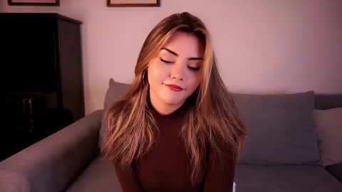 Mia online show from December 2025 06:32:01 AM