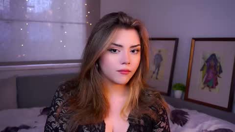 Mia online show from December 2025 08:09:02 AM