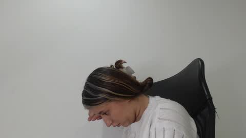 Snapshot of leonella_ass__ chatting on January 2025 10:40:02 PM Leonella online show from January 2025 10:40:02 PM