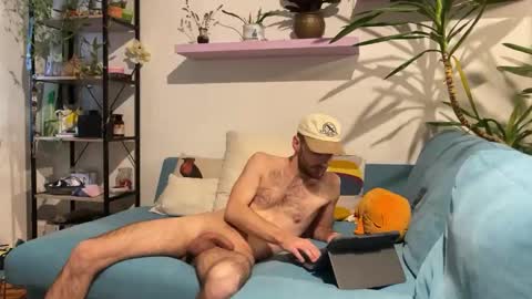 Leon online show from December 2025 02:02:02 PM