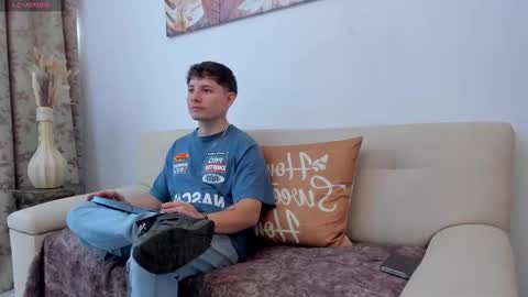 Leo  online show from October 2025 08:40:02 PM