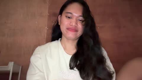 Snapshot of leora_luna chatting on January 2026 05:43:02 AM Jenn online show from January 2026 05:43:02 AM