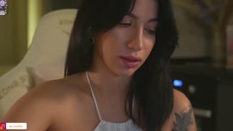 Leora online show from October 2025 05:28:01 PM