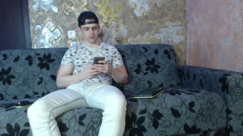 leoroman online show from December 2024 10:06:02 AM