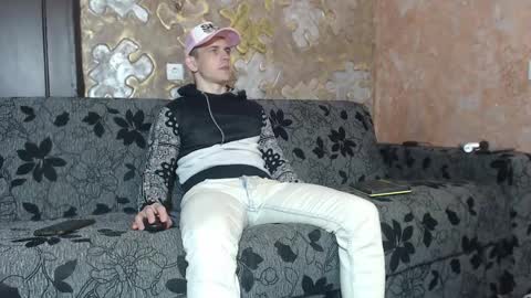 leoroman online show from October 2025 01:45:02 PM