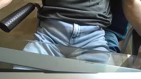 Snapshot of leoufdedingue chatting on October 2025 02:19:01 PM CESTMOI75100 online show from October 2025 02:19:01 PM