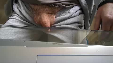 Snapshot of leoufdedingue chatting on October 2025 07:43:01 AM CESTMOI75100 online show from October 2025 07:43:01 AM