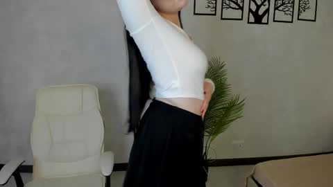 Lesley online show from September 2025 05:46:01 AM