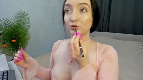 Lesley online show from November 2025 08:06:01 AM